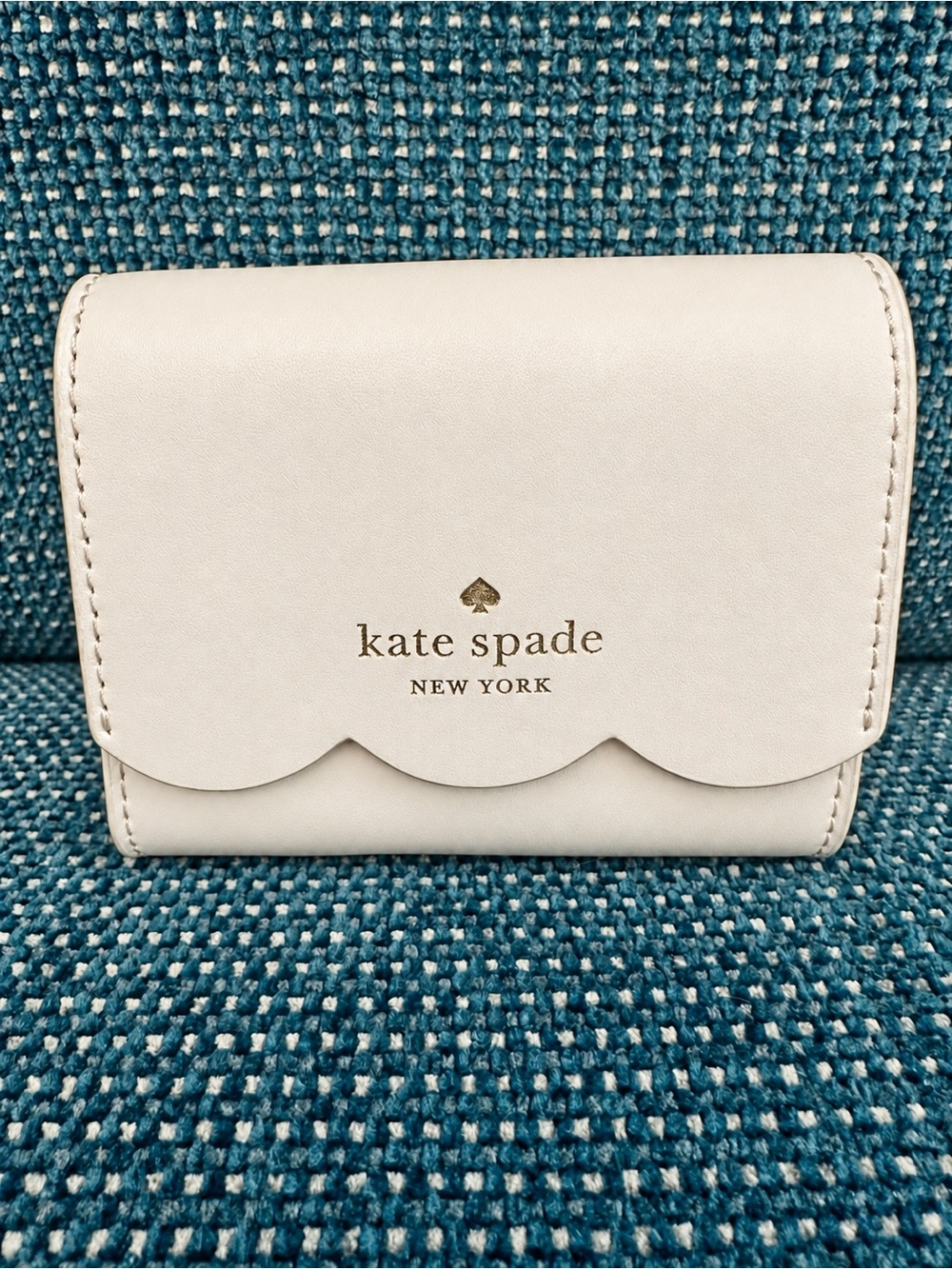 Kate Spade New York Cream Scalloped Gemma Small Flap Wallet